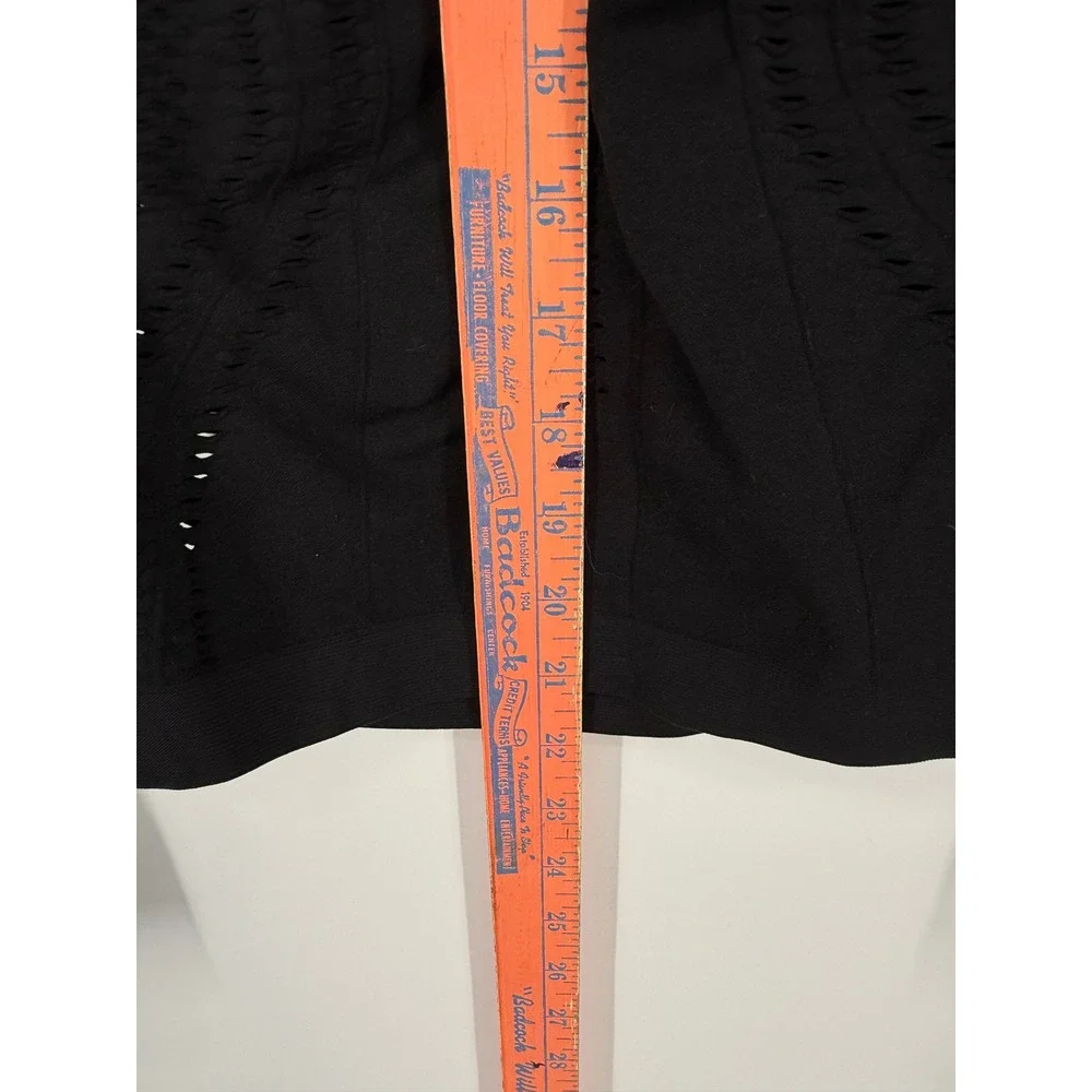 Alo Yoga Long Sleeve Top Women Small Black Seamless Perforated Thumbhole W5537R